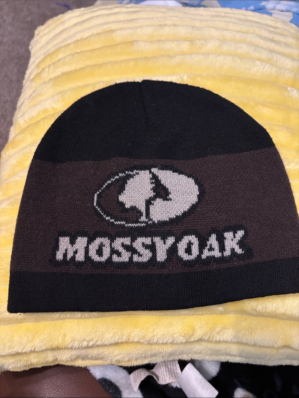 Mossy Oak Black and Brown Logo Knit Beanie